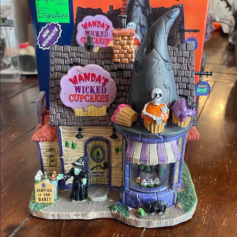 Lemax Spooky Town- Wanda’s Wicked Cupcakes Shop - Picture 4 of 7